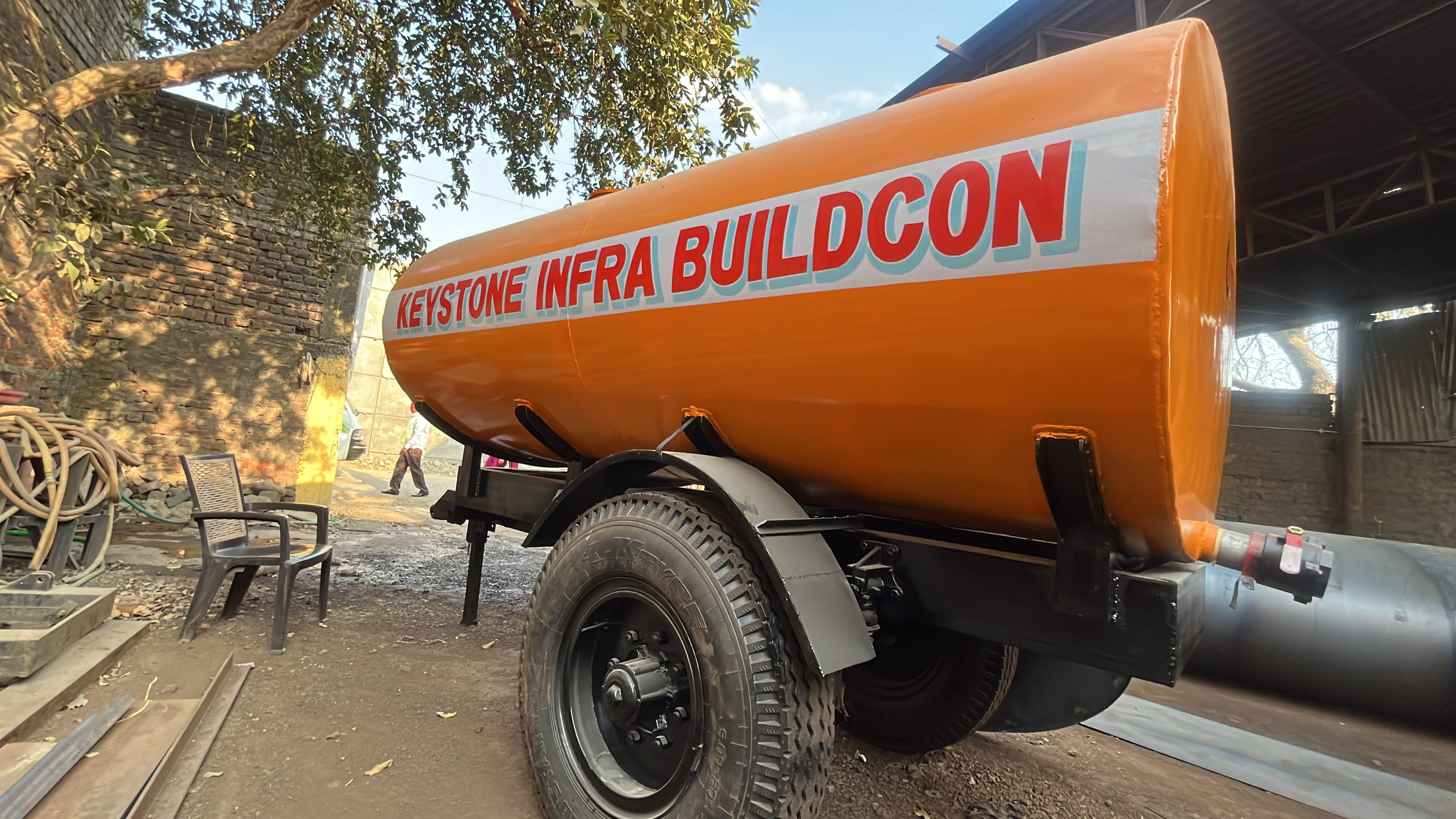 2-Wheel Water Tanker 3